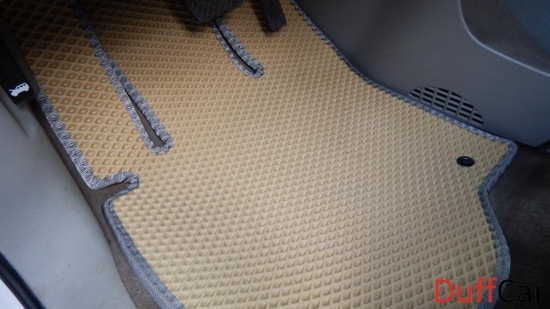 Автомобильные коврики Chevrolet Equinox (2004 - 2009)